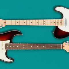 Stratocaster vs Telecaster : deux guitares électriques emblématiques, l'une avec trois micros et l'autre avec deux, sur fond turquoise.
