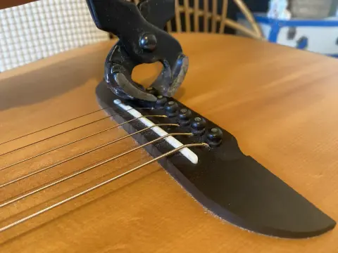 Jack de guitare qui crachote - comment le réparer ?