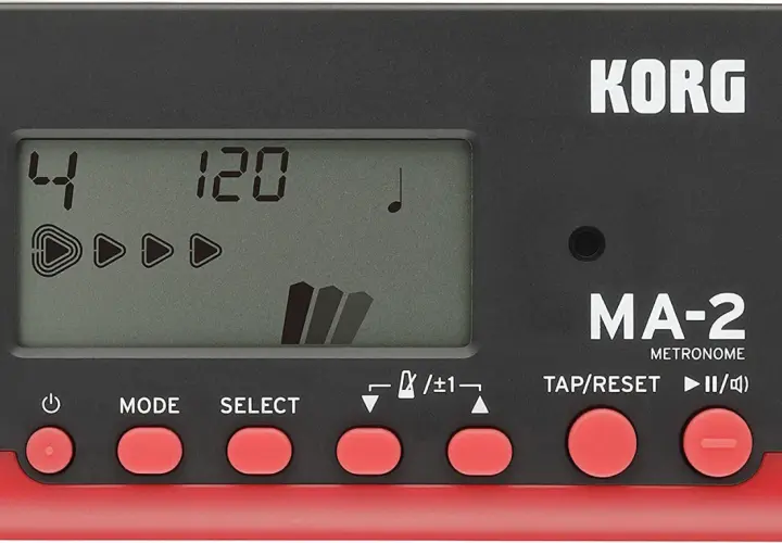 Appareil pour battre la mesure musique Korg MA-2, affichant 4/4 et 120 BPM. Idéal pour garder le rythme.