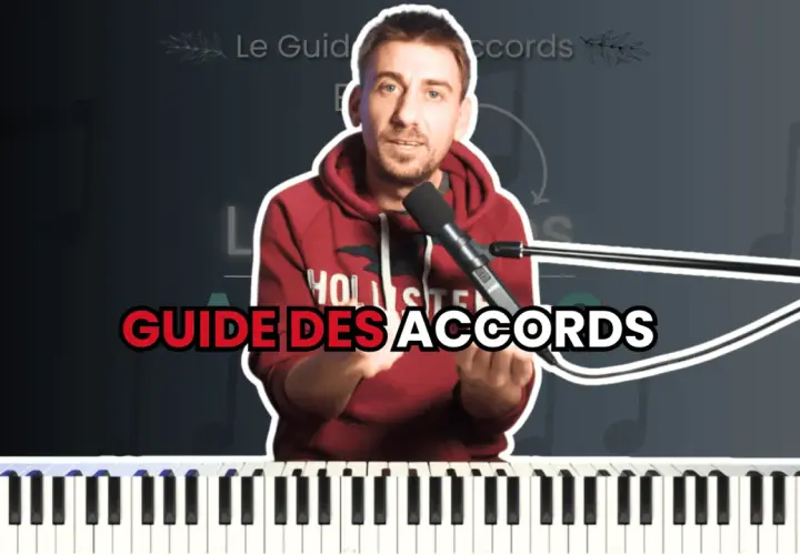 Un homme explique les accords de piano, avec un clavier visible et le texte "GUIDE DES ACCORDS".