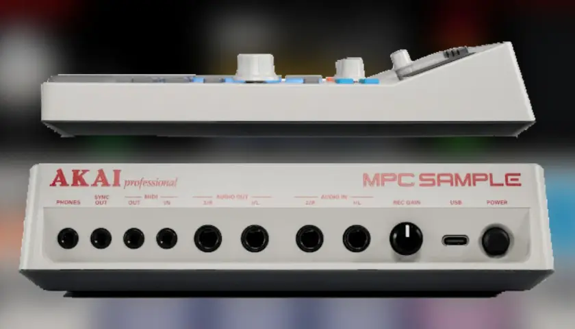 Vue de dessus et de face d'un Akai MPC Sample, avec ses connectiques et potentiomètres.