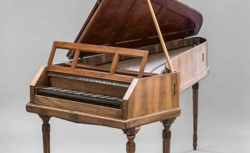 Le piano, clavier ou cordophone ? Sa vraie famille expliquée