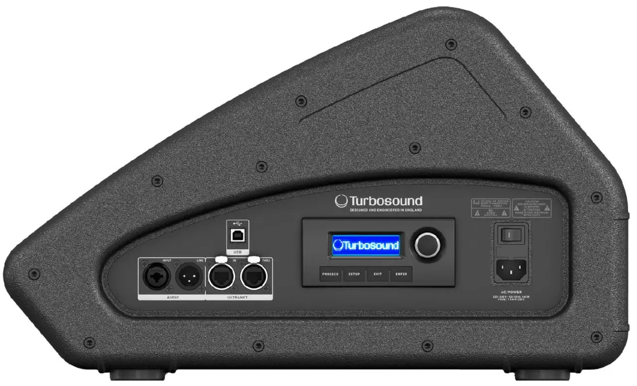 Arrière d'une enceinte Turbosound avec connectique audio, USB, Ultranet et écran de contrôle. Prête pour une sortie booth.