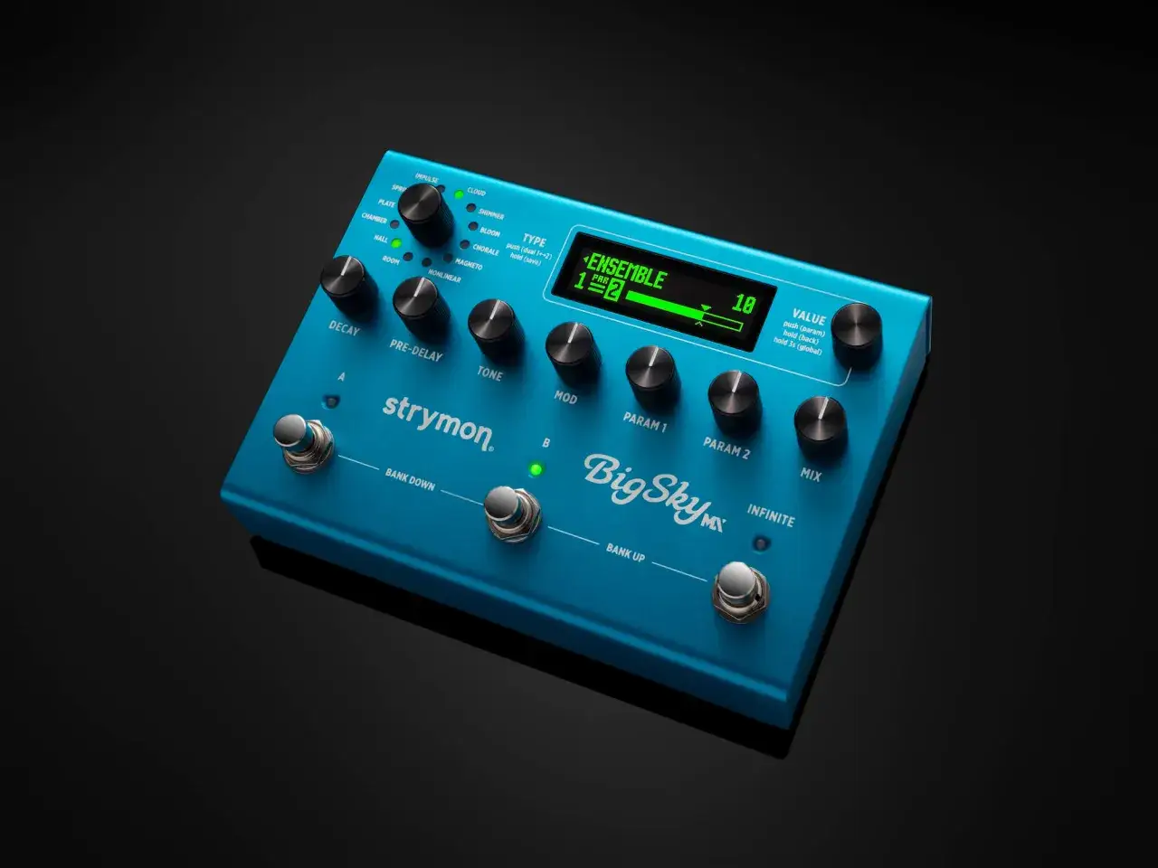 P&eacute;dale musique Strymon Big Sky MX bleue, avec &eacute;cran vert affichant 